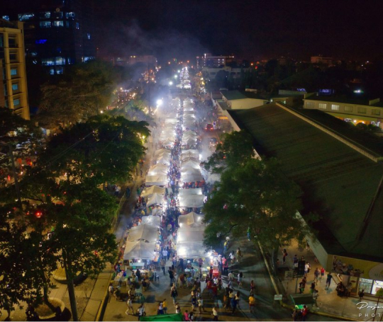 barbeques and seafood on banana leaves